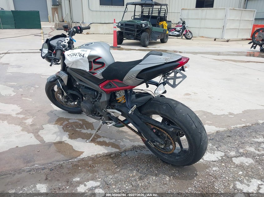 2022 Triumph motorcycle Street VIN SMTA554SXNTAY9293 IAAI salvage auction — SIDE, Salvage (Texas), sold $975 on 2026-07-28 (photo 3)