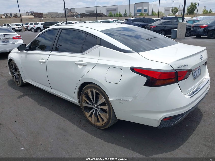 2019 Nissan Altima VIN 1N4BL4CV3KN315997 IAAI salvage auction — SIDE, Wait Title, sold $3,200 on 2026-08-20 (photo 3)