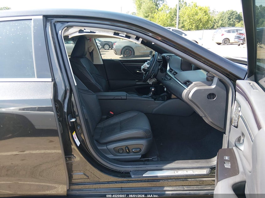 2019 Lexus ES VIN 58ABZ1B19KU029863 IAAI salvage auction — LEFT FRONT, Salvage Title, sold $8,900 on 2026-07-23 (photo 5)