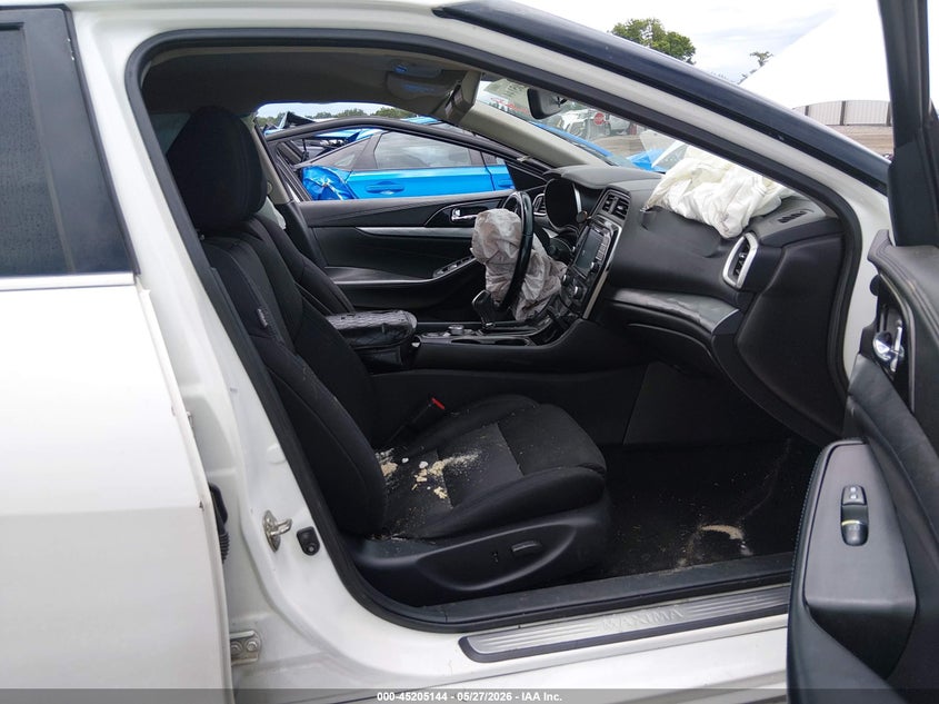2017 Nissan Maxima VIN 1N4AA6APXHC374423 IAAI salvage auction — LEFT SIDE, Salvage Title, sold $350 on 2026-07-29 (photo 5)
