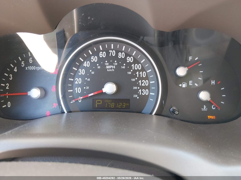 2011 Kia SEDONA VIN KNDMG4C7XB6379683 IAAI salvage auction — RIGHT SIDE, Junk Bill Of Sale Mv2459 (Wisconsin), sold $250 on 2026-07-08 (photo 7)