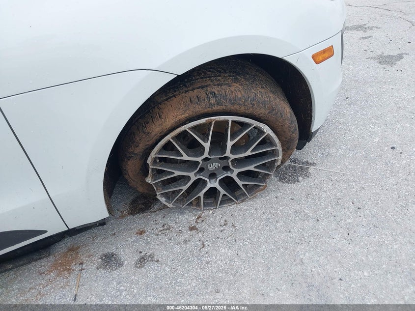2017 Porsche Macan VIN WP1AA2A50HLB00258 IAAI salvage auction — RIGHT FRONT, Salvage (Missouri), sold $6,400 on 2026-07-20 (photo 6)