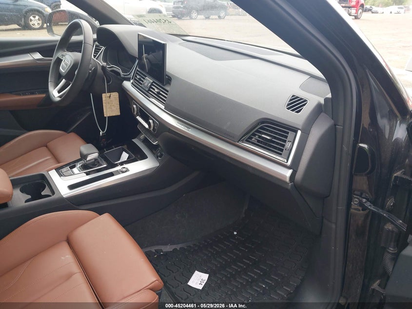 2025 Audi Q5 VIN WA1GAAFY1S2019091 IAAI salvage auction — RIGHT SIDE, Salvage Title, sold $14,700 on 2026-07-18 (photo 5)
