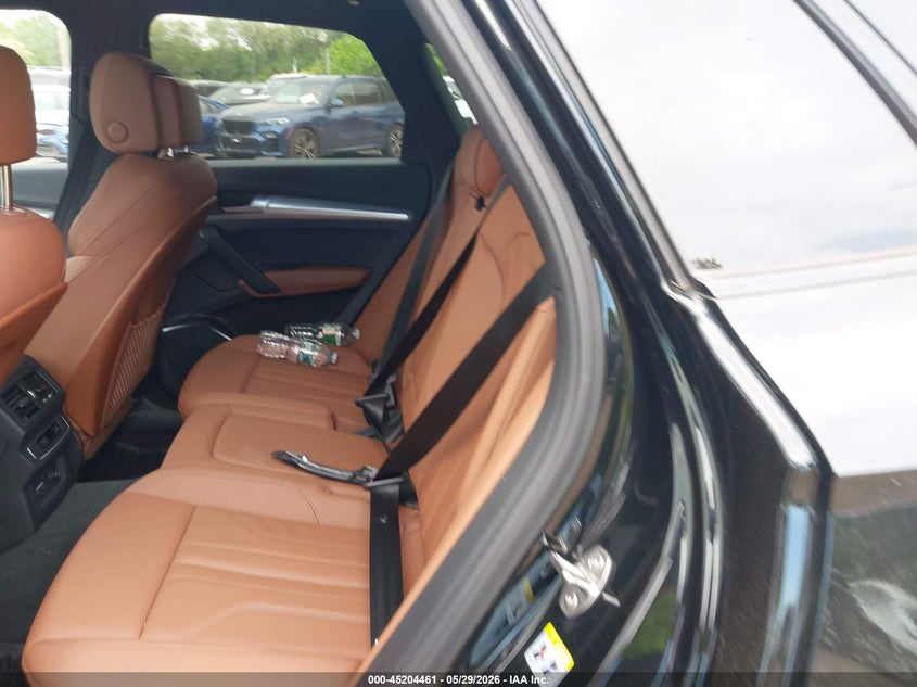 2025 Audi Q5 VIN WA1GAAFY1S2019091 IAAI salvage auction — RIGHT SIDE, Salvage Title, sold $14,700 on 2026-07-18 (photo 8)