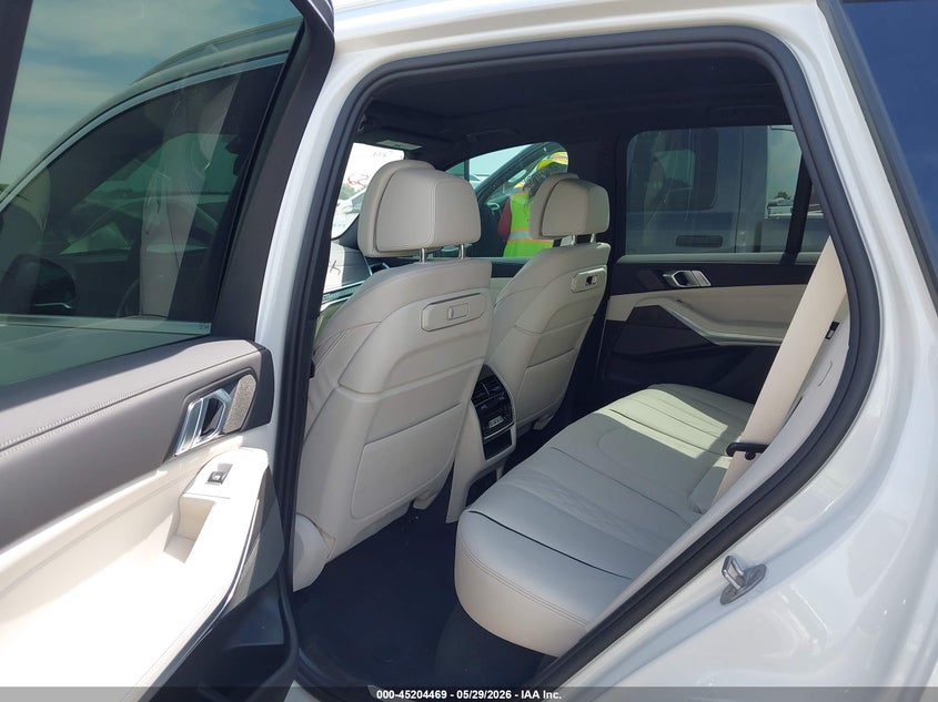 2026 BMW X5 VIN 5UX43EU09T9243921 IAAI salvage auction — RIGHT SIDE, Salvage Title, sold $50,250 on 2026-07-30 (photo 8)