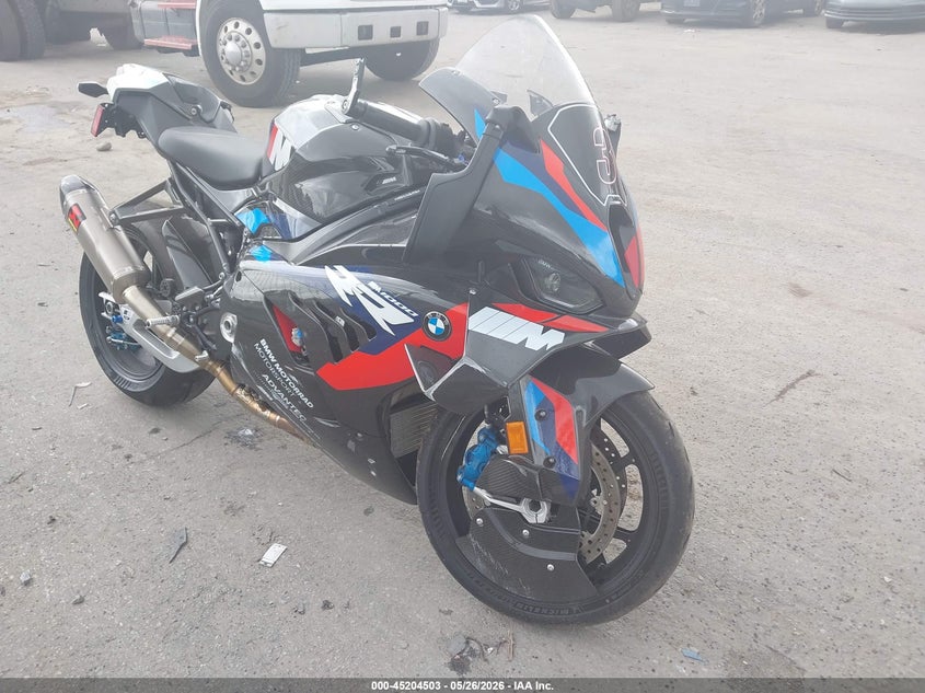 2024 BMW M VIN WB10P0304R6J12556 IAAI salvage auction — FRONT END, Salvage (North Carolina), sold $16,200 on 2026-07-14 (photo 1)