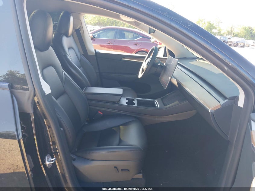 2023 Tesla Model y VIN 7SAYGDEE4PA118705 IAAI salvage auction — SIDE, Salvage Title, sold $13,300 on 2026-07-21 (photo 5)