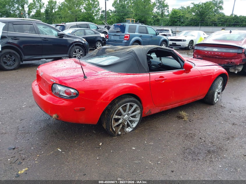 2007 Mazda Mx-5 VIN JM1NC25F270136386 IAAI salvage auction — ROLLOVER, Salvage (Ohio), sold $25 on 2026-07-29 (photo 4)