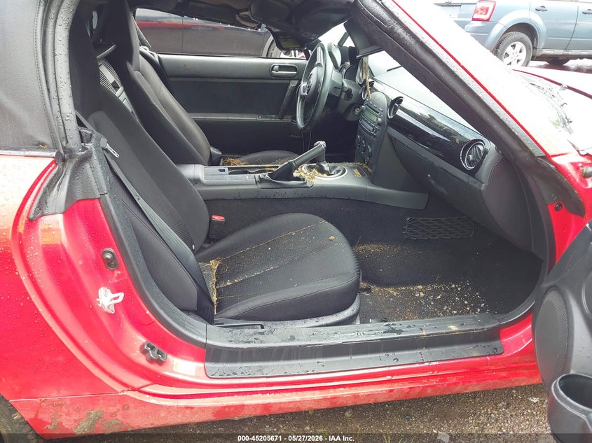 2007 Mazda Mx-5 VIN JM1NC25F270136386 IAAI salvage auction — ROLLOVER, Salvage (Ohio), sold $25 on 2026-07-29 (photo 5)