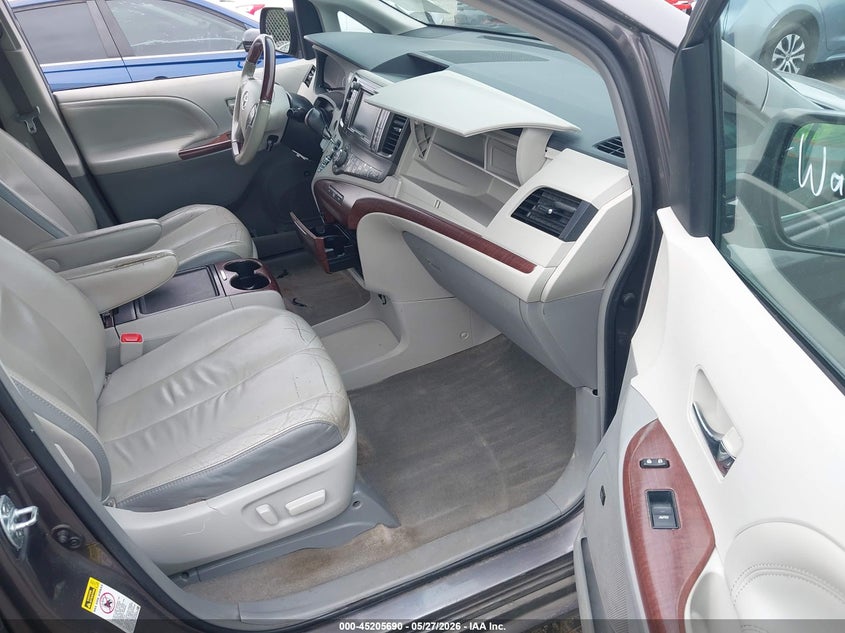 2012 Toyota Sienna VIN 5TDYK3DC1CS261271 IAAI salvage auction — REAR END, Salvage (North Carolina), sold $825 on 2026-07-15 (photo 5)
