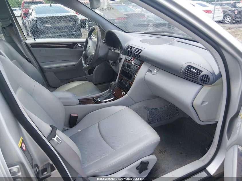 2001 Mercedes-benz C-klasse VIN WDBRF61J41F087995 IAAI salvage auction — NORMAL WEAR, Original (Kentucky), sold $225 on 2026-07-29 (photo 5)