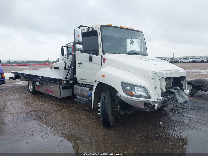 2018 Hino 258/268 VIN 5PVNJ8JN0J4S53065 IAAI salvage auction — FRONT END, Salvage (Texas), sold $17,200 on 2026-07-08 (photo 1)