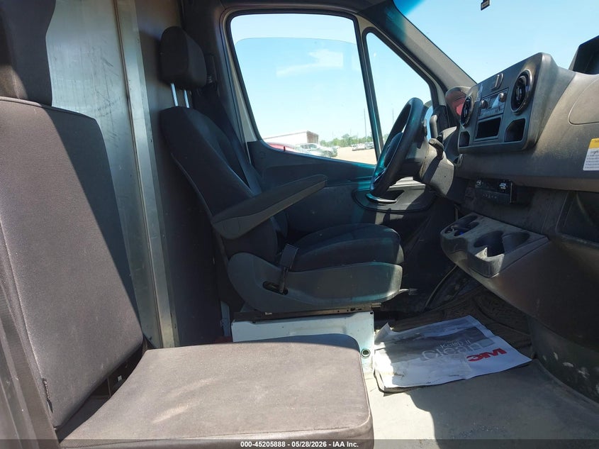 2020 Mercedes-benz Sprinter VIN W1Y40CHY4LT029013 IAAI salvage auction — REAR END, Salvage Title, sold $13,000 on 2026-07-23 (photo 5)