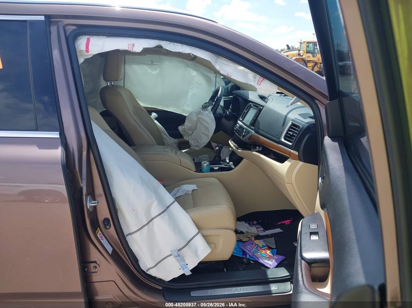 2017 Toyota Highlander VIN 5TDYZRFH3HS225631 IAAI salvage auction — FRONT END, Original (Texas), sold $5,900 on 2026-07-17 (photo 5)
