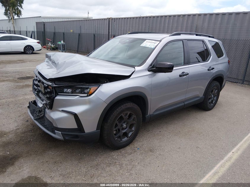 2025 Honda Pilot VIN 5FNYG1H69SB101636 IAAI salvage auction — FRONT END, Salvage (California), sold $13,200 on 2026-07-26 (photo 2)