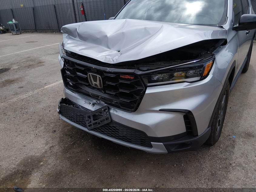 2025 Honda Pilot VIN 5FNYG1H69SB101636 IAAI salvage auction — FRONT END, Salvage (California), sold $13,200 on 2026-07-26 (photo 6)