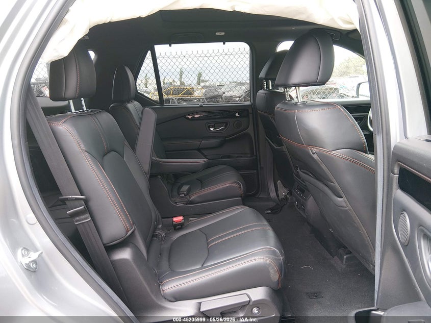 2025 Honda Pilot VIN 5FNYG1H69SB101636 IAAI salvage auction — FRONT END, Salvage (California), sold $13,200 on 2026-07-26 (photo 8)