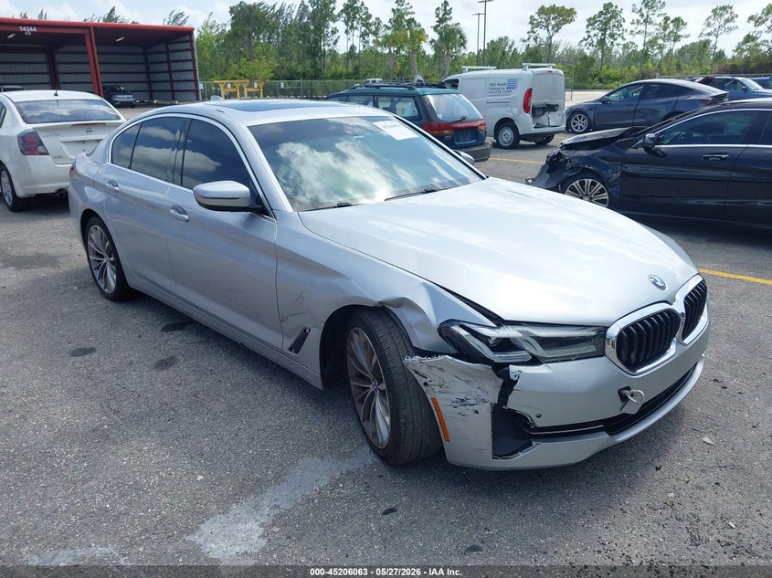 2021 BMW 5er VIN WBA53BH06MWW95193 IAAI salvage auction — RIGHT FRONT, Salvage Title, sold $12,000 on 2026-08-17 (photo 1)