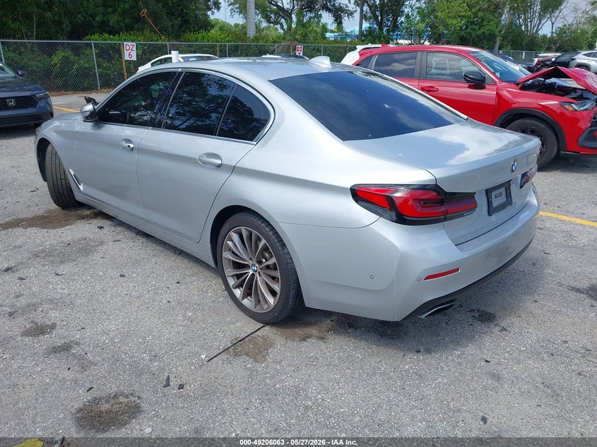 2021 BMW 5er VIN WBA53BH06MWW95193 IAAI salvage auction — RIGHT FRONT, Salvage Title, sold $12,000 on 2026-08-17 (photo 3)