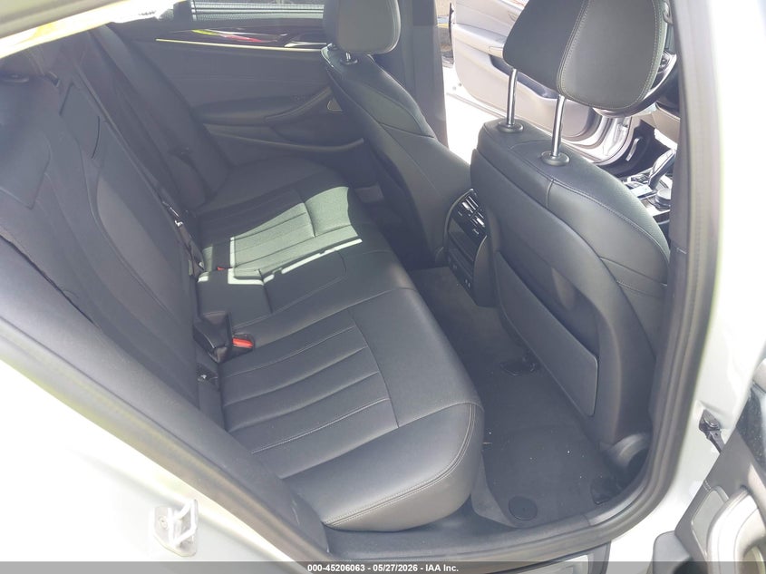 2021 BMW 5er VIN WBA53BH06MWW95193 IAAI salvage auction — RIGHT FRONT, Salvage Title, sold $12,000 on 2026-08-17 (photo 8)