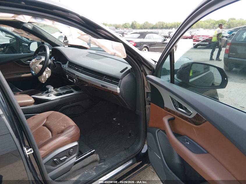 2019 Audi Q7 VIN WA1LHAF70KD034204 IAAI salvage auction — FRONT END, Salvage (Illinois), sold $3,225 on 2026-07-28 (photo 5)