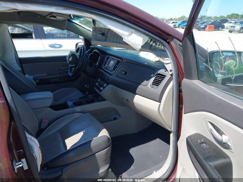 2017 Kia SEDONA VIN KNDMB5C19H6244204 IAAI salvage auction — LEFT SIDE, Salvage Title, sold $1,550 on 2026-07-14 (photo 5)