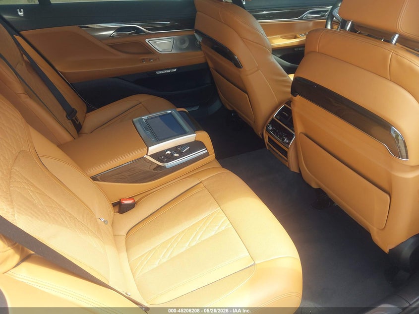 2016 BMW 7er VIN WBA7F2C58GG418515 IAAI salvage auction — LEFT FRONT, Original (Texas), sold $15,750 on 2026-08-05 (photo 8)
