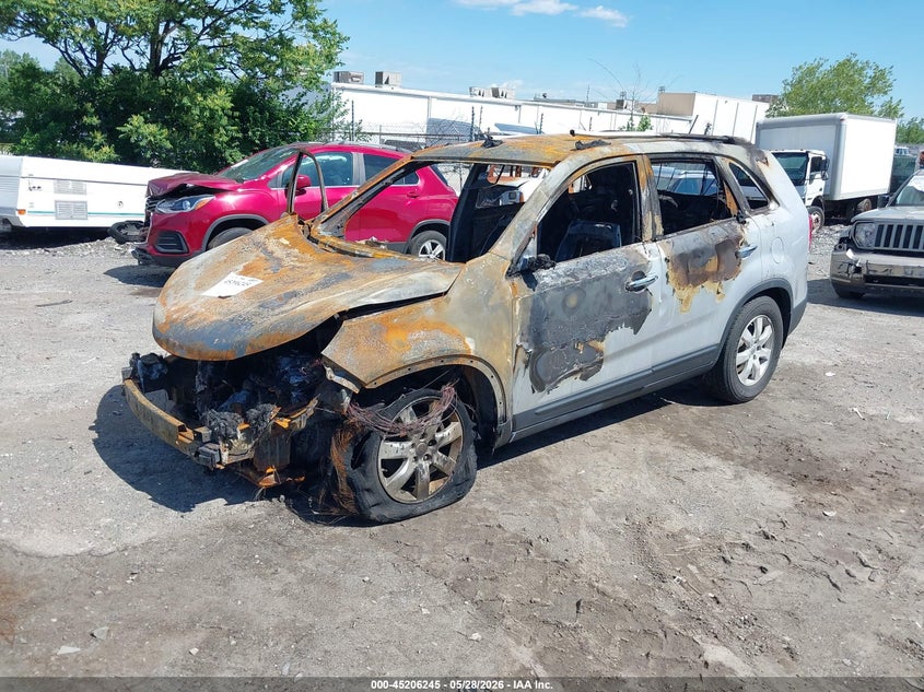 2013 Kia Sorento VIN 5XYKT3A67DG423923 IAAI salvage auction — BURN, Salvage Title, sold $300 on 2026-07-17 (photo 2)