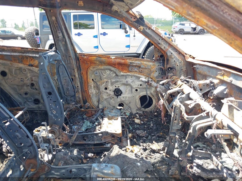 2013 Kia Sorento VIN 5XYKT3A67DG423923 IAAI salvage auction — BURN, Salvage Title, sold $300 on 2026-07-17 (photo 5)