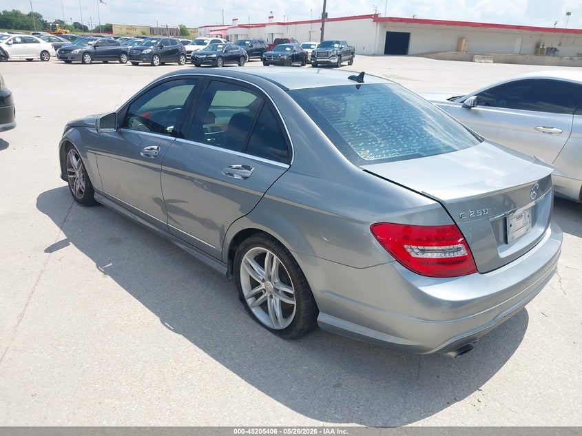 2014 Mercedes-benz C-klasse VIN WDDGF4HBXEG216565 IAAI salvage auction — NORMAL WEAR, Clear (Texas), sold $850 on 2026-08-03 (photo 3)