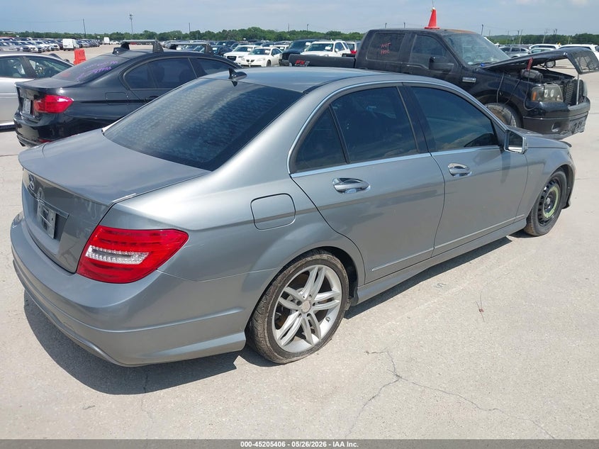 2014 Mercedes-benz C-klasse VIN WDDGF4HBXEG216565 IAAI salvage auction — NORMAL WEAR, Clear (Texas), sold $850 on 2026-08-03 (photo 4)