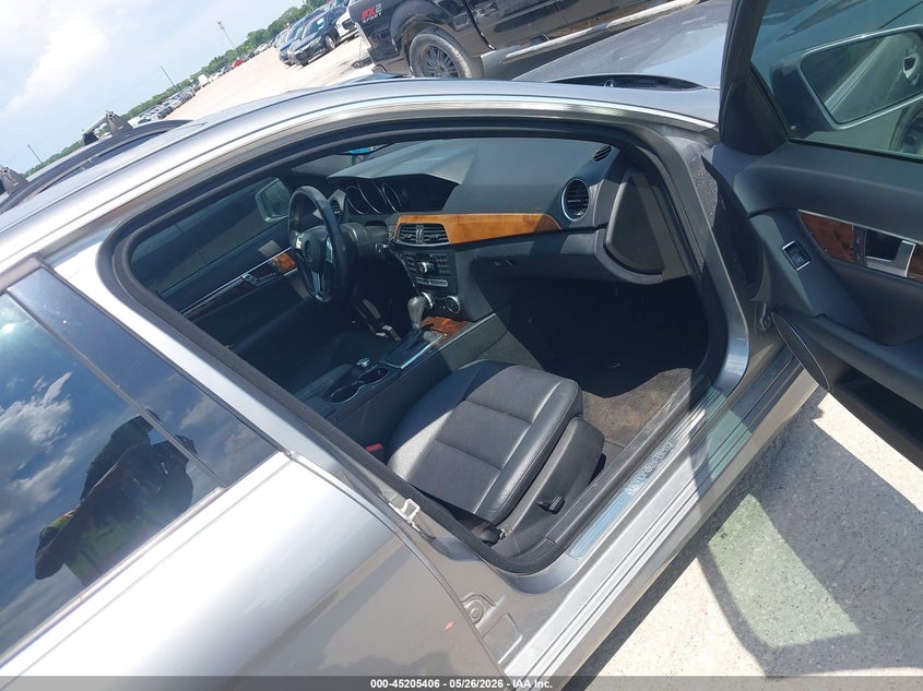 2014 Mercedes-benz C-klasse VIN WDDGF4HBXEG216565 IAAI salvage auction — NORMAL WEAR, Clear (Texas), sold $850 on 2026-08-03 (photo 5)