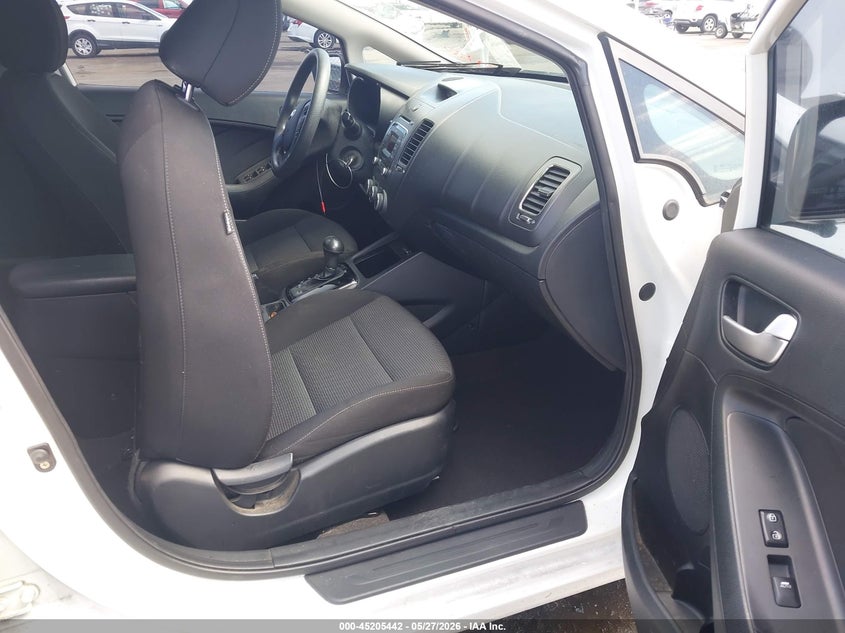 2017 Kia Forte VIN KNAFK5A88H5678562 IAAI salvage auction — REAR END, Salvage Title, sold $1,375 on 2026-07-08 (photo 5)