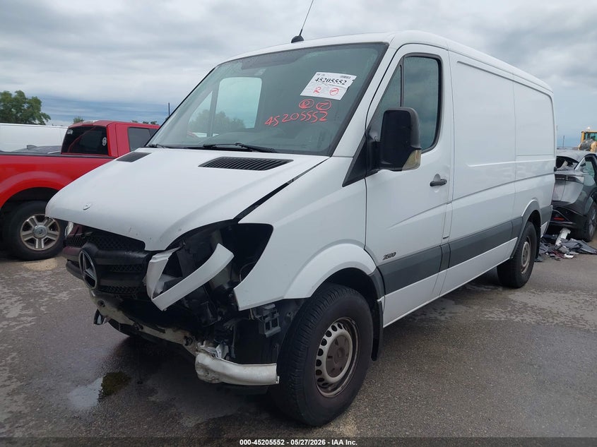 2013 Mercedes-benz Sprinter VIN WD3PE7CC1D5788241 IAAI salvage auction — RIGHT FRONT, Salvage Title, sold $2,000 on 2026-08-14 (photo 2)