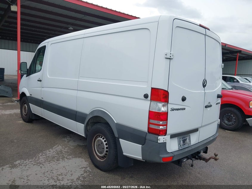 2013 Mercedes-benz Sprinter VIN WD3PE7CC1D5788241 IAAI salvage auction — RIGHT FRONT, Salvage Title, sold $2,000 on 2026-08-14 (photo 3)