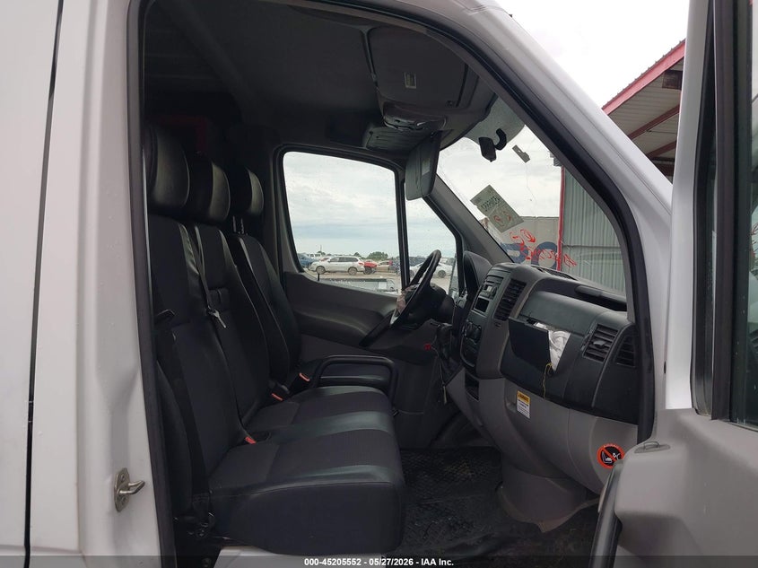2013 Mercedes-benz Sprinter VIN WD3PE7CC1D5788241 IAAI salvage auction — RIGHT FRONT, Salvage Title, sold $2,000 on 2026-08-14 (photo 5)