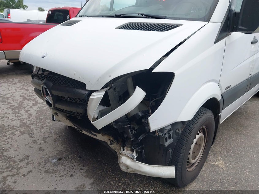 2013 Mercedes-benz Sprinter VIN WD3PE7CC1D5788241 IAAI salvage auction — RIGHT FRONT, Salvage Title, sold $2,000 on 2026-08-14 (photo 6)