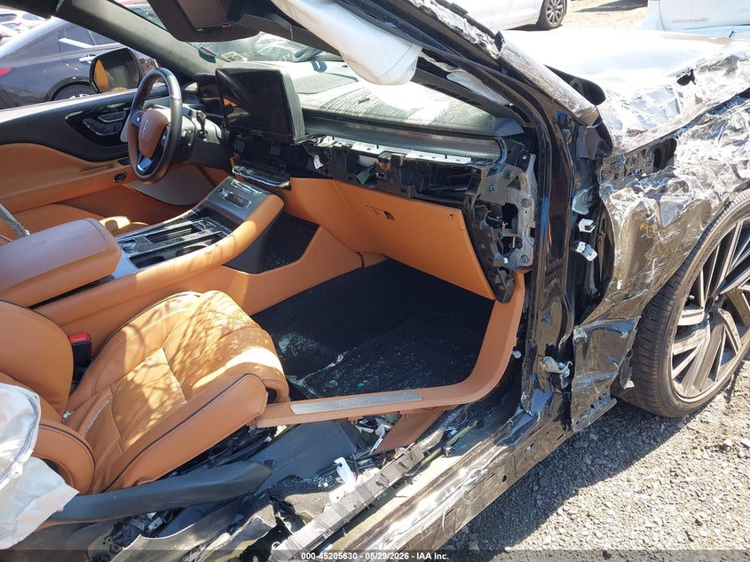 2025 Lincoln Aviator VIN 5LM5J9XC2SGL04487 IAAI salvage auction — SIDE, Salvage (Idaho), sold $9,300 on 2026-07-29 (photo 5)