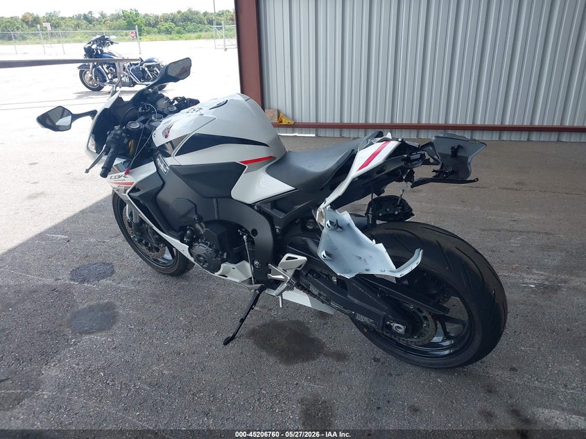 2026 Honda Cbr VIN JH2SC7712TK900261 IAAI salvage auction — ALL OVER, Salvage Title, sold $6,700 on 2026-07-29 (photo 3)