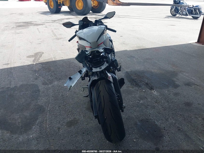 2026 Honda Cbr VIN JH2SC7712TK900261 IAAI salvage auction — ALL OVER, Salvage Title, sold $6,700 on 2026-07-29 (photo 6)