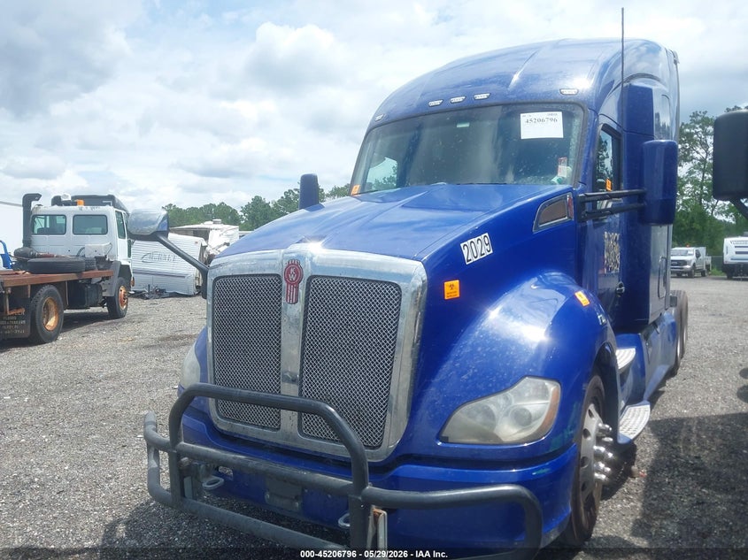 2021 Kenworth T680 VIN 1XKYD49X8MJ432029 IAAI salvage auction — BIOHAZARD/CHEMICAL, Original (West Virginia), sold $19,750 on 2026-08-26 (photo 2)