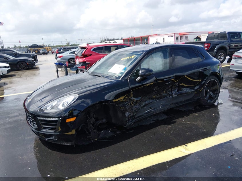 2018 Porsche Macan VIN WP1AA2A58JLB04905 IAAI salvage auction — LEFT SIDE, Rebuildable (Florida), sold $4,800 on 2026-08-11 (photo 2)