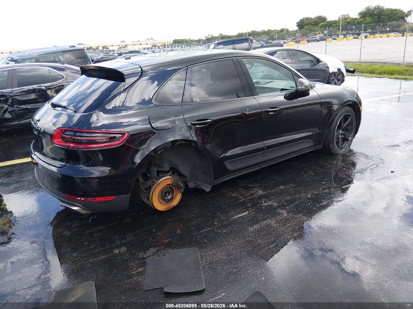 2018 Porsche Macan VIN WP1AA2A58JLB04905 IAAI salvage auction — LEFT SIDE, Rebuildable (Florida), sold $4,800 on 2026-08-11 (photo 4)