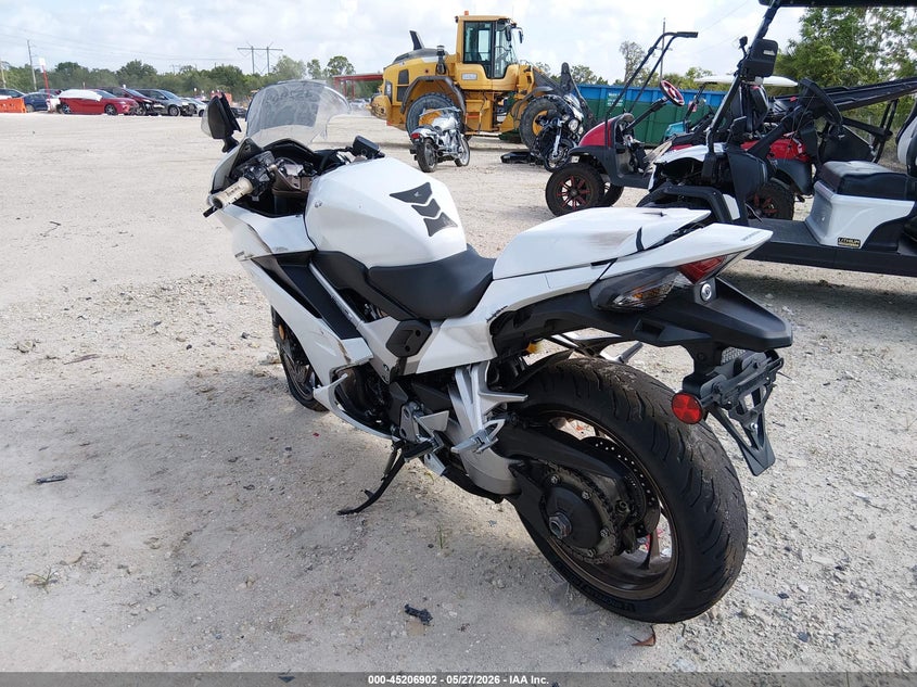 2015 Honda Vfr VIN JH2RC7956FK100212 IAAI salvage auction — FRONT & REAR, Salvage Title, sold $2,100 on 2026-07-07 (photo 3)