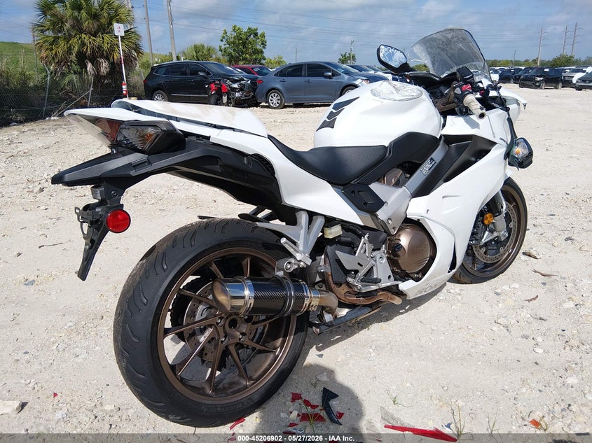 2015 Honda Vfr VIN JH2RC7956FK100212 IAAI salvage auction — FRONT & REAR, Salvage Title, sold $2,100 on 2026-07-07 (photo 4)