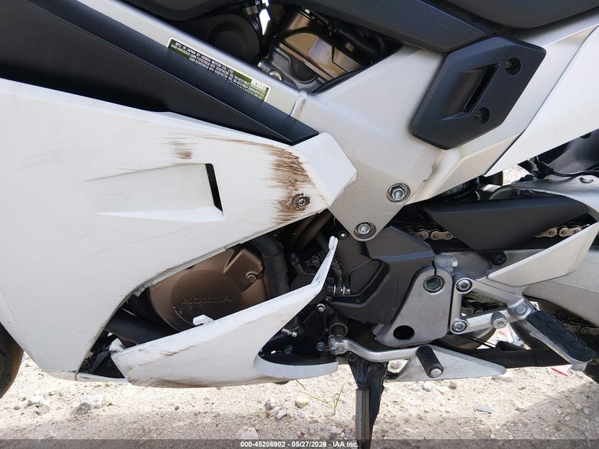 2015 Honda Vfr VIN JH2RC7956FK100212 IAAI salvage auction — FRONT & REAR, Salvage Title, sold $2,100 on 2026-07-07 (photo 9)