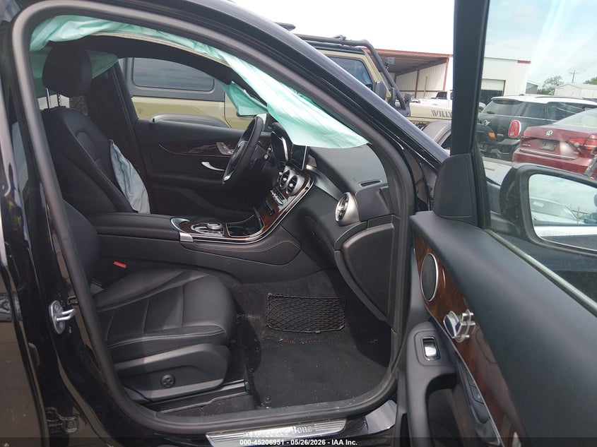 2018 Mercedes-benz Glc VIN WDC0G4KB0JV074650 IAAI salvage auction — SIDE, Salvage (Texas), sold $9,550 on 2026-07-28 (photo 5)