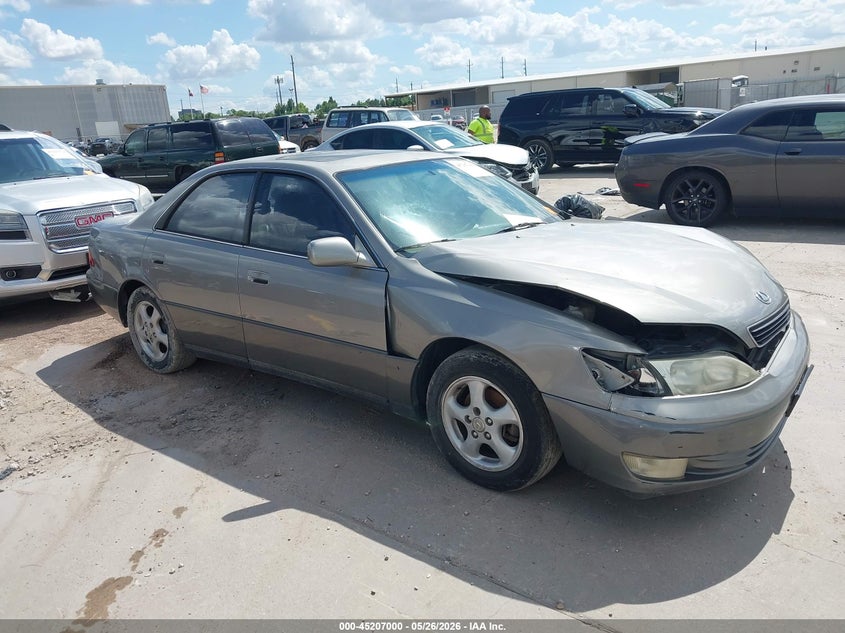 1998 Lexus Es 300 VIN JT8BF28G5W5042744 IAAI salvage auction — SIDE, Salvage (Texas), sold $100 on 2026-07-09 (photo 1)