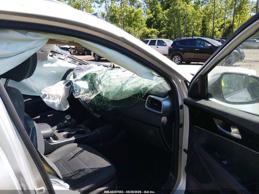 2019 Kia Sorento VIN 5XYPGDA38KG574675 IAAI salvage auction — ROLLOVER, Salvage Title, sold $400 on 2026-07-14 (photo 5)