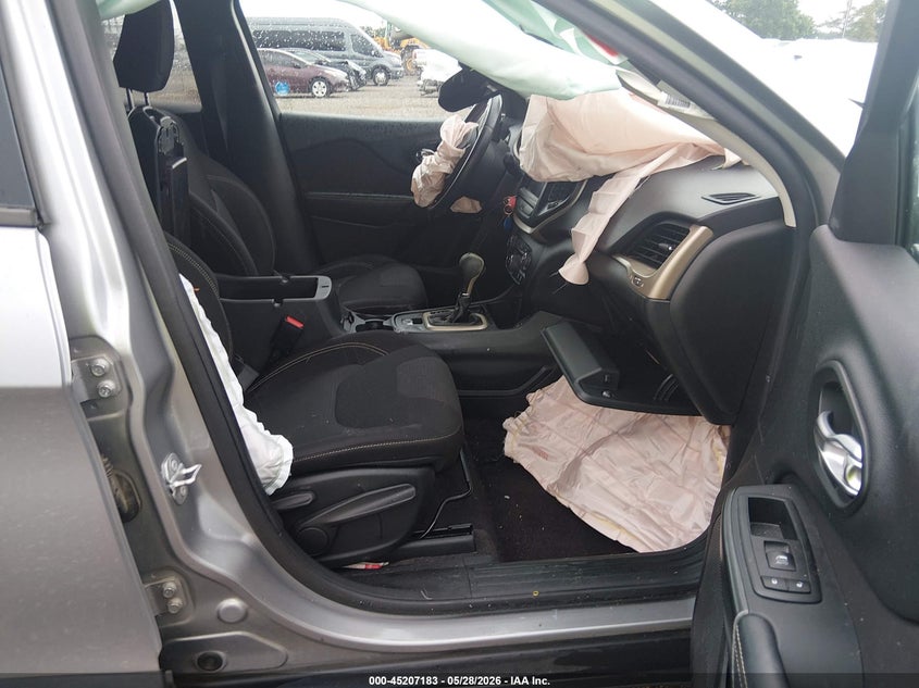 2015 Jeep Cherokee VIN 1C4PJLCB4FW723186 IAAI salvage auction — FRONT END, Salvage Title, sold $250 on 2026-07-22 (photo 5)